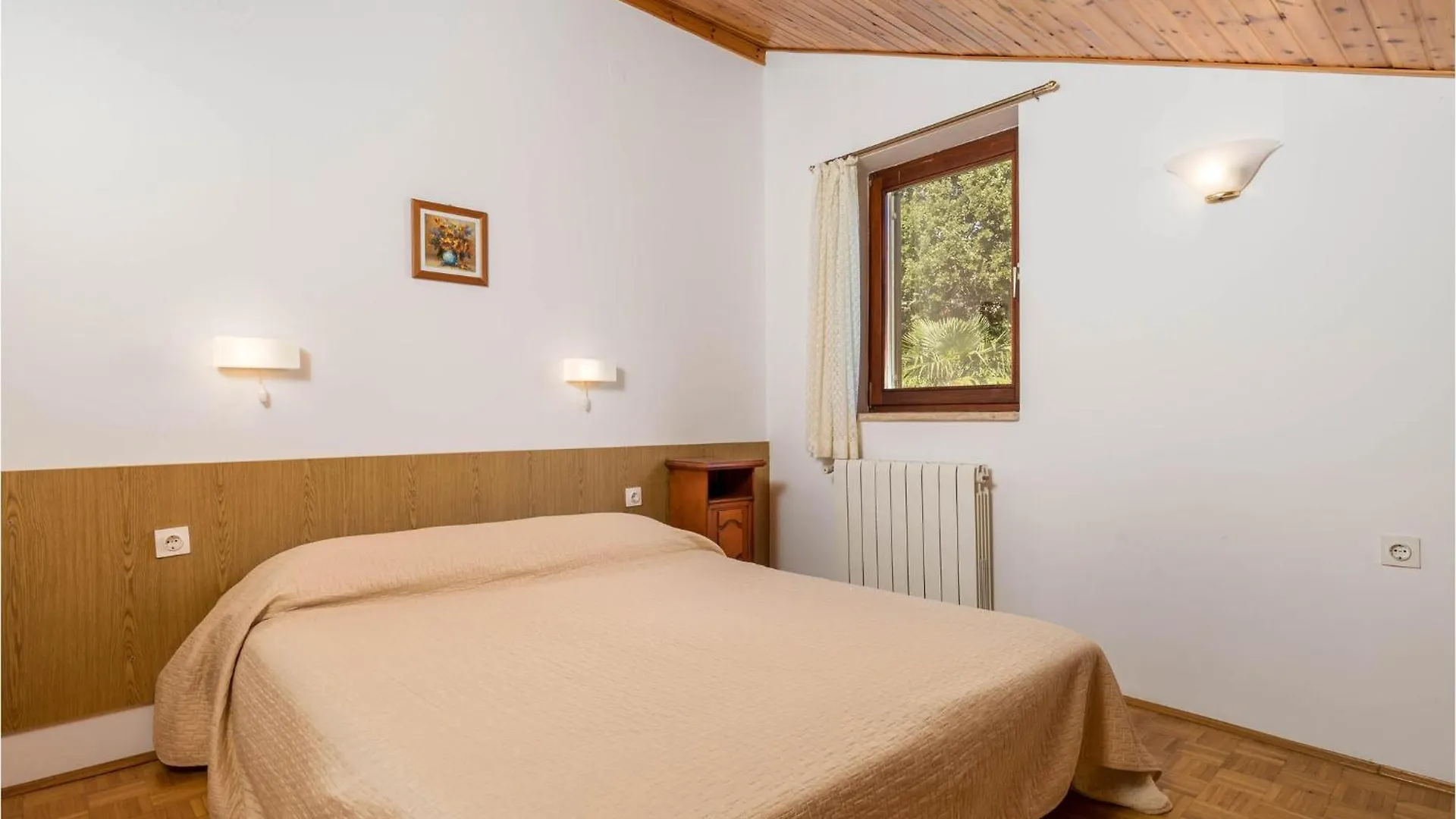 2 Bedroom Gorgeous Apartment In Lovran
