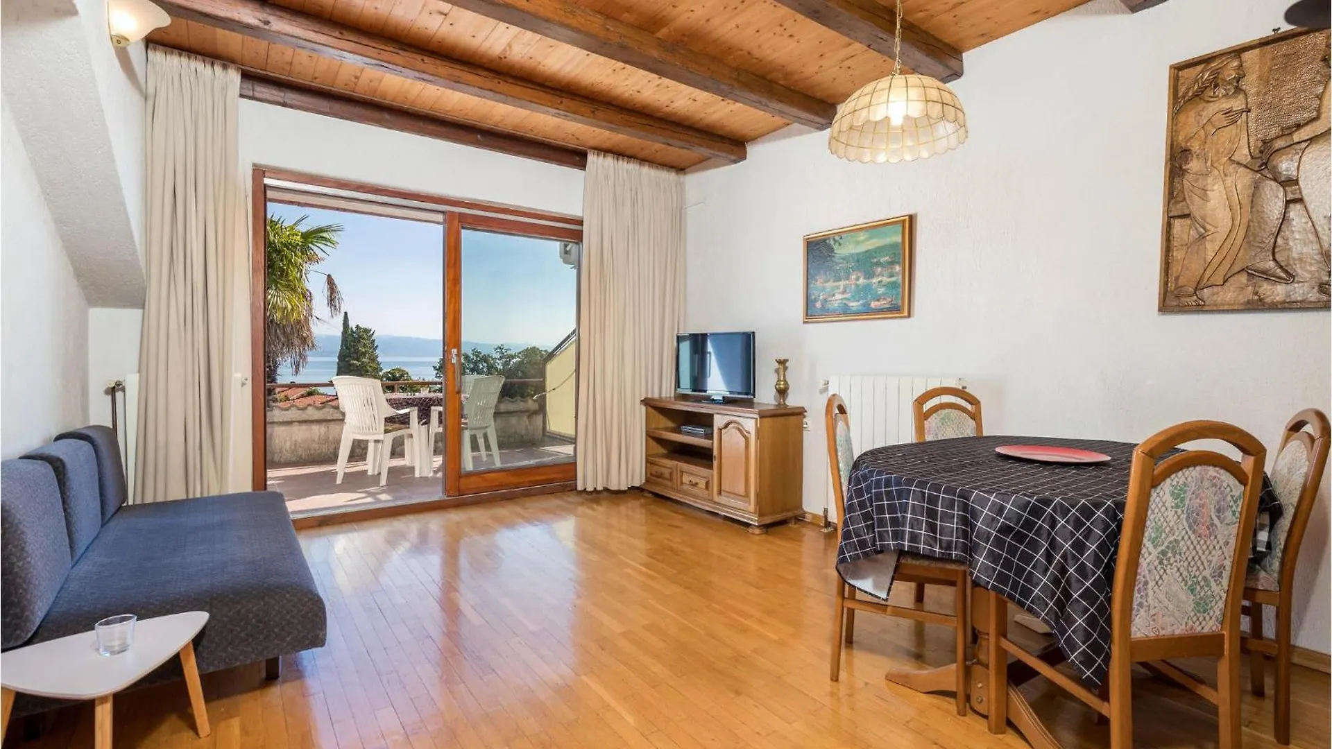 2 Bedroom Gorgeous Apartment In Lovran