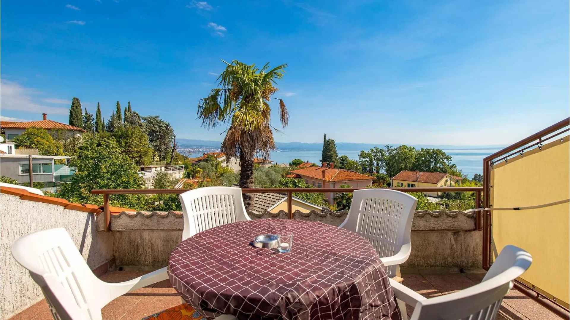 2 Bedroom Gorgeous Apartment In Lovran