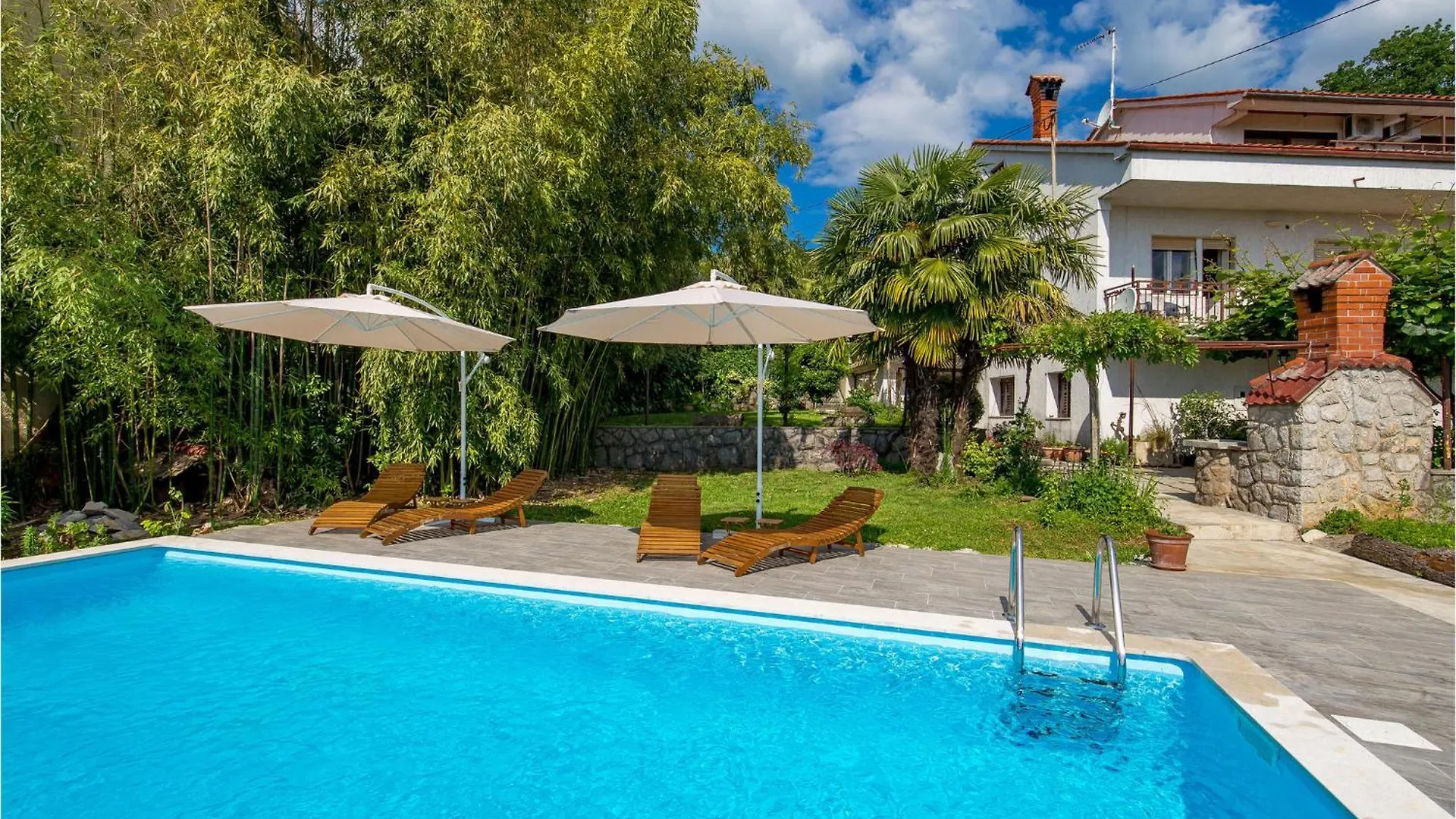 2 Bedroom Gorgeous Apartment In Lovran