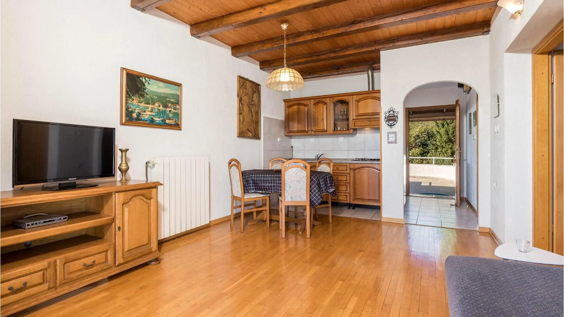 2 Bedroom Gorgeous Apartment In Lovran