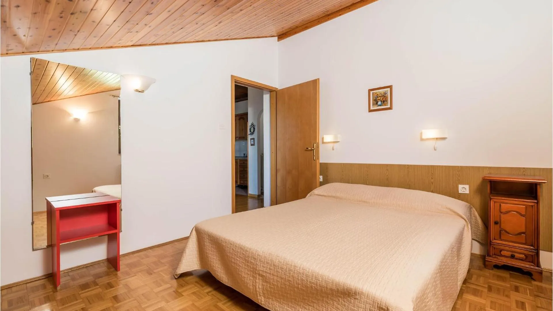 2 Bedroom Gorgeous Apartment In Lovran