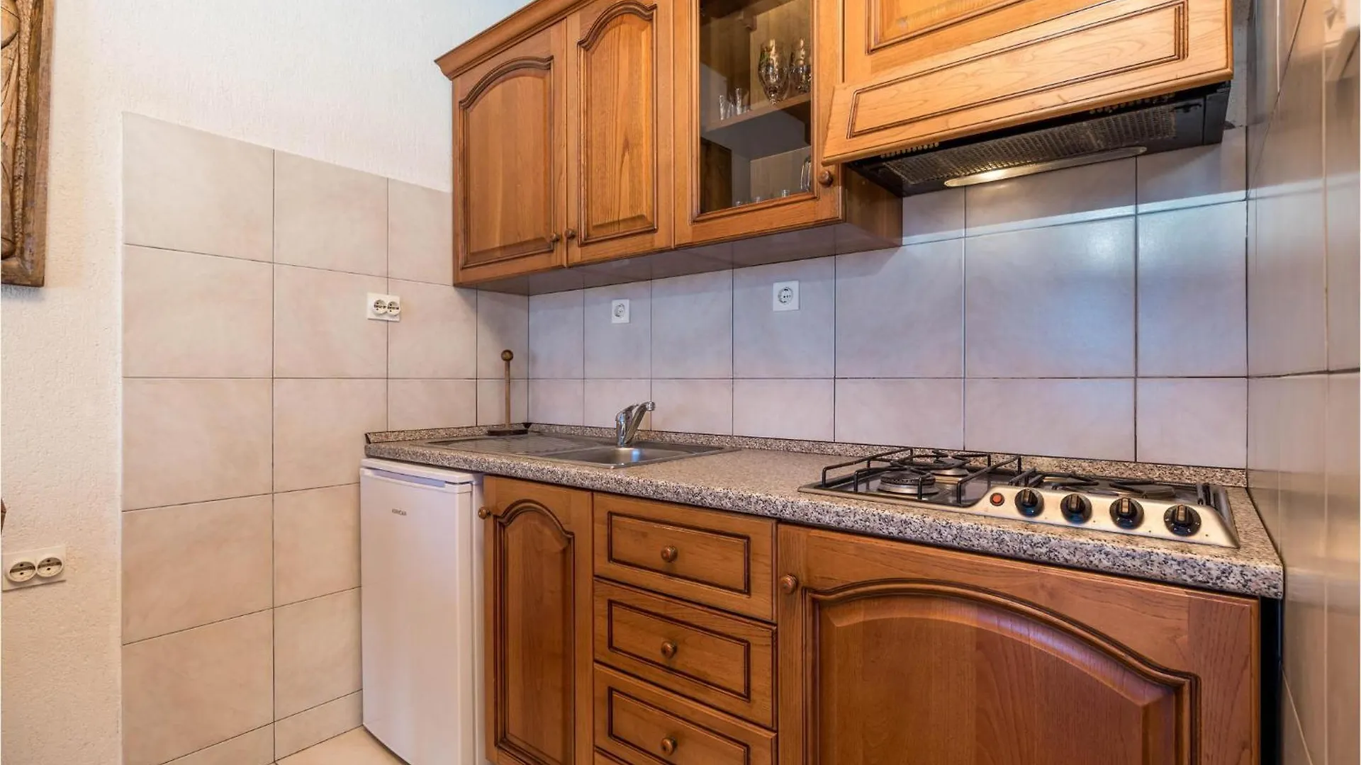 2 Bedroom Gorgeous Apartment In Lovran