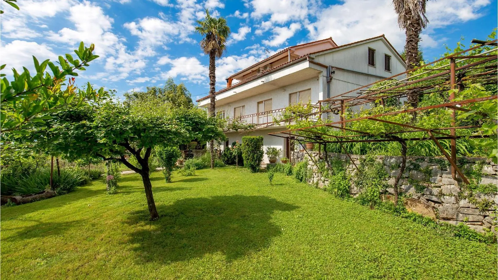 2 Bedroom Gorgeous Apartment In Lovran Croatia